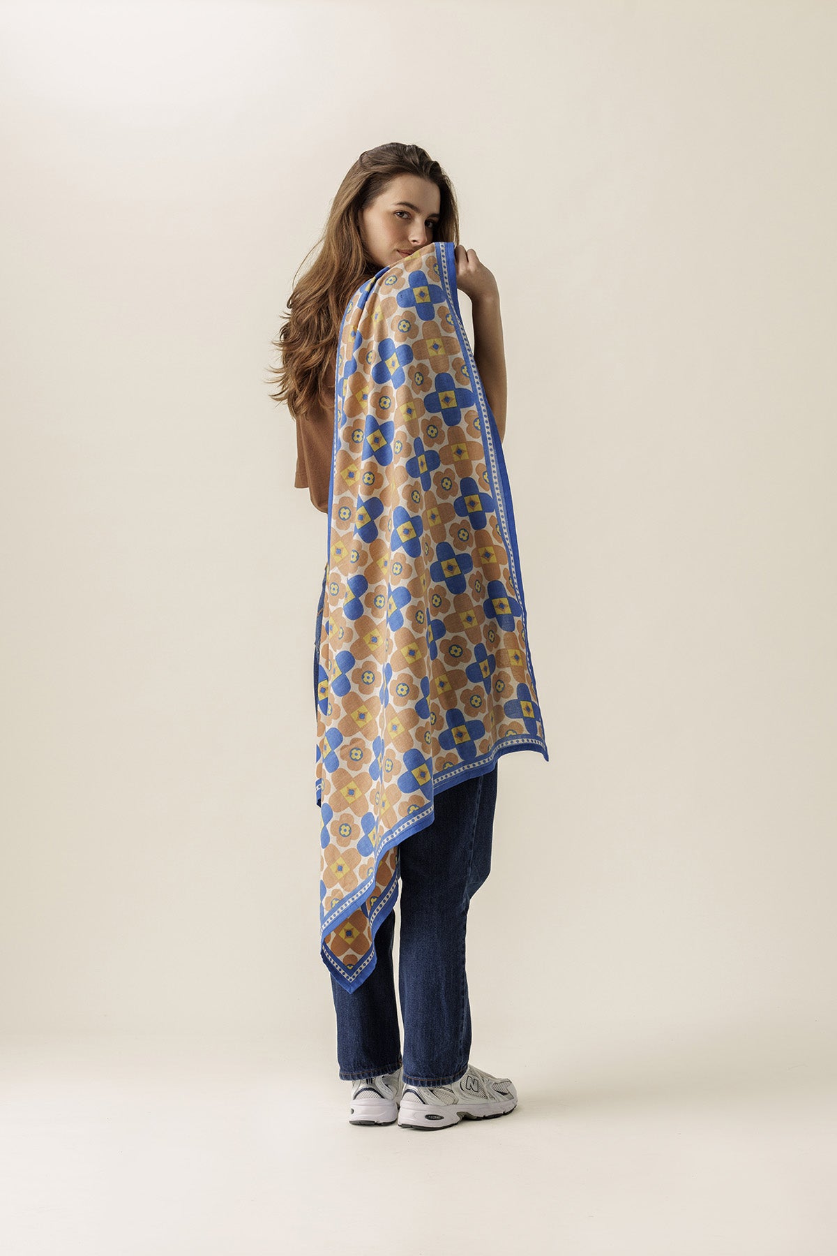 Big Scarf Latika Caleido