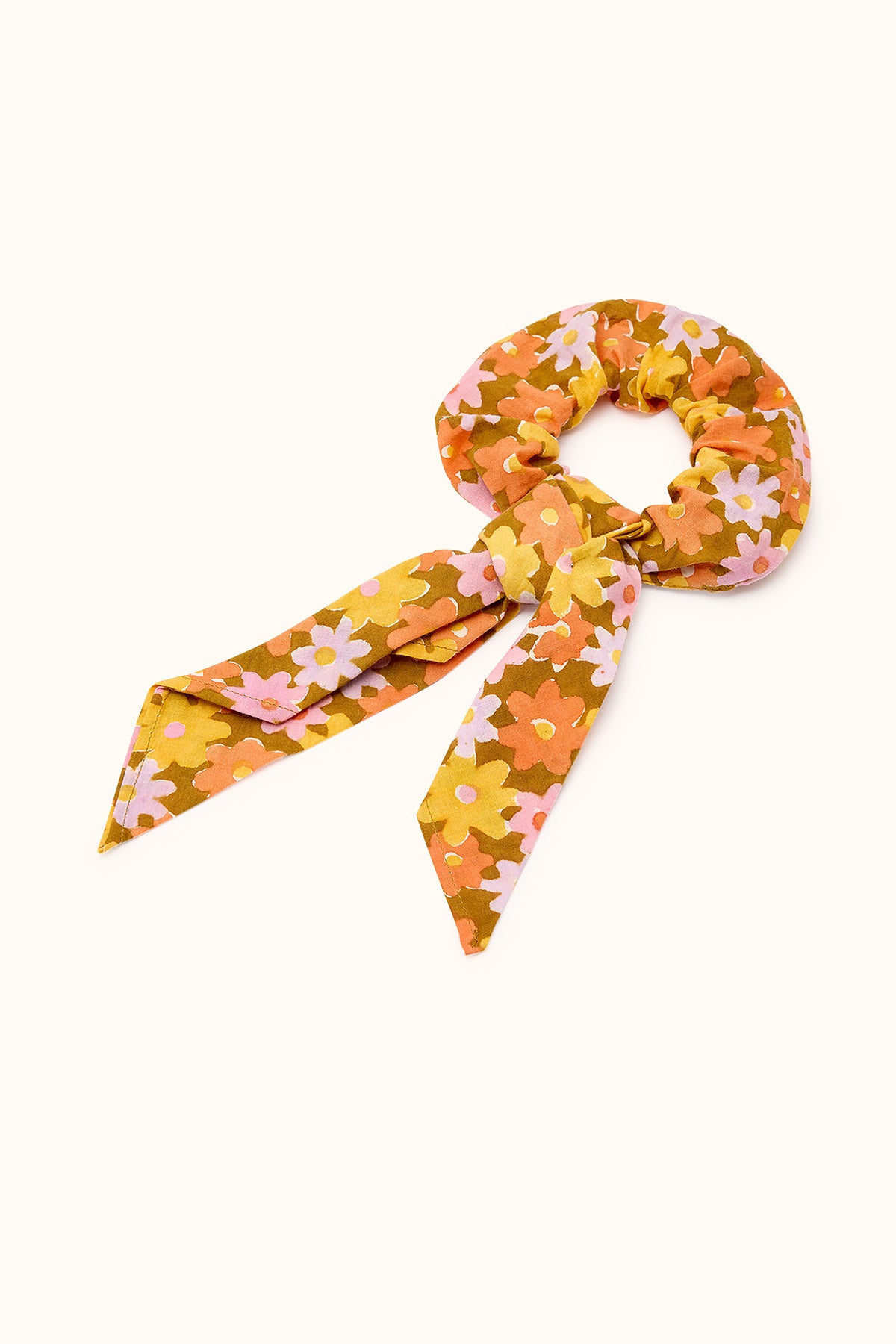Scrunchie Scarf Hand