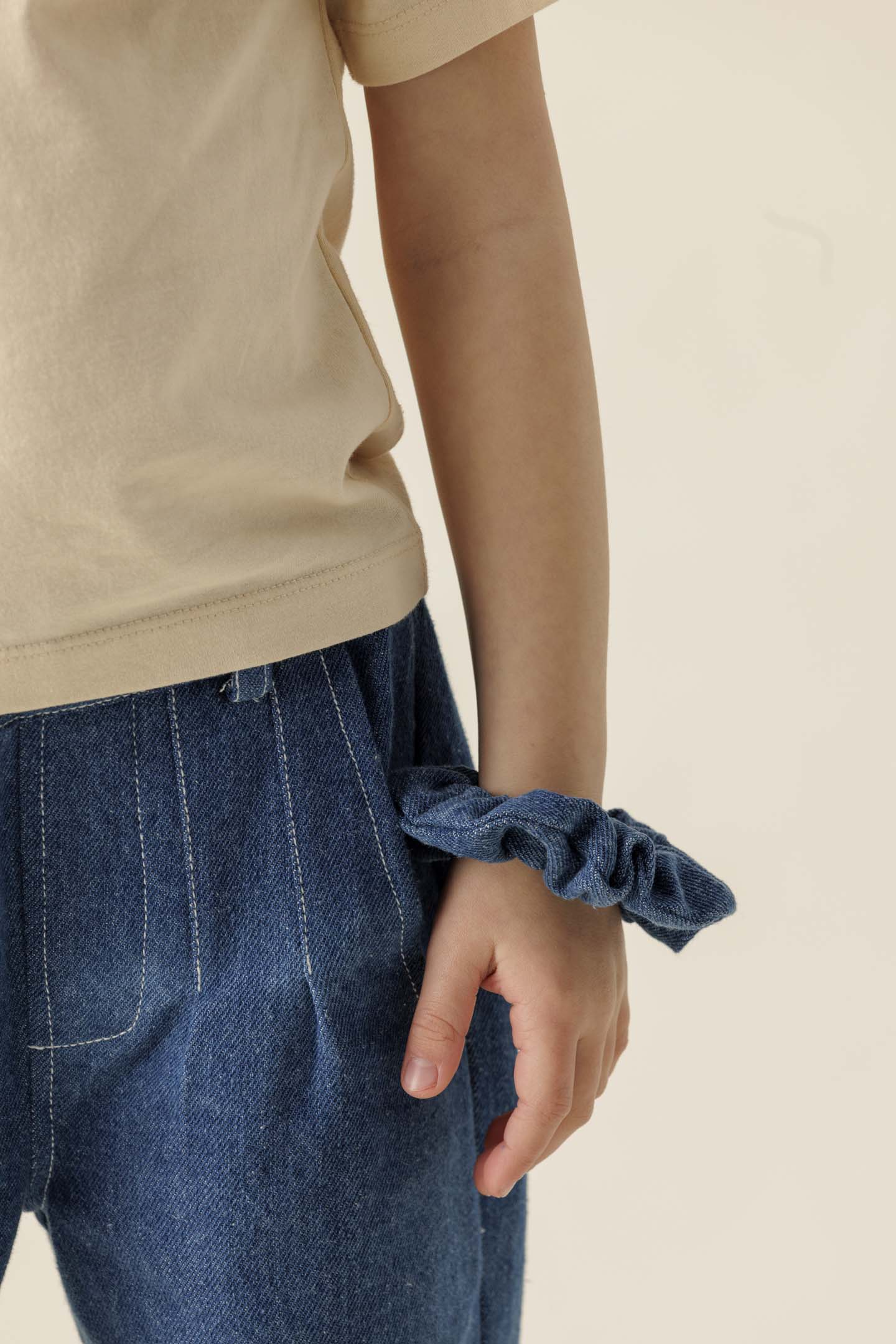 Small Manjuk scrunchie