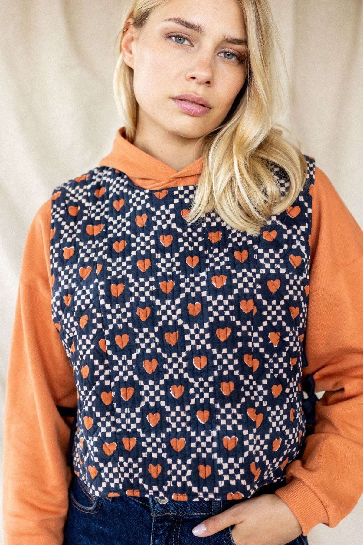 Sleeveless sweater Indrani