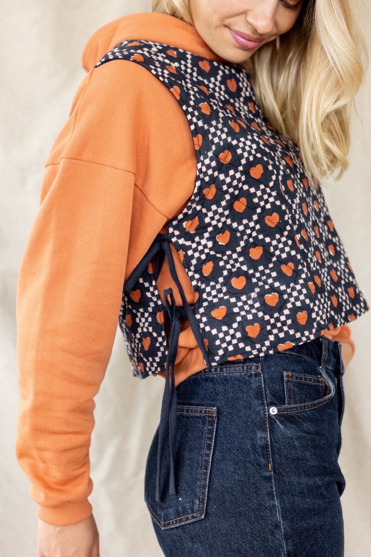 Sleeveless sweater Indrani