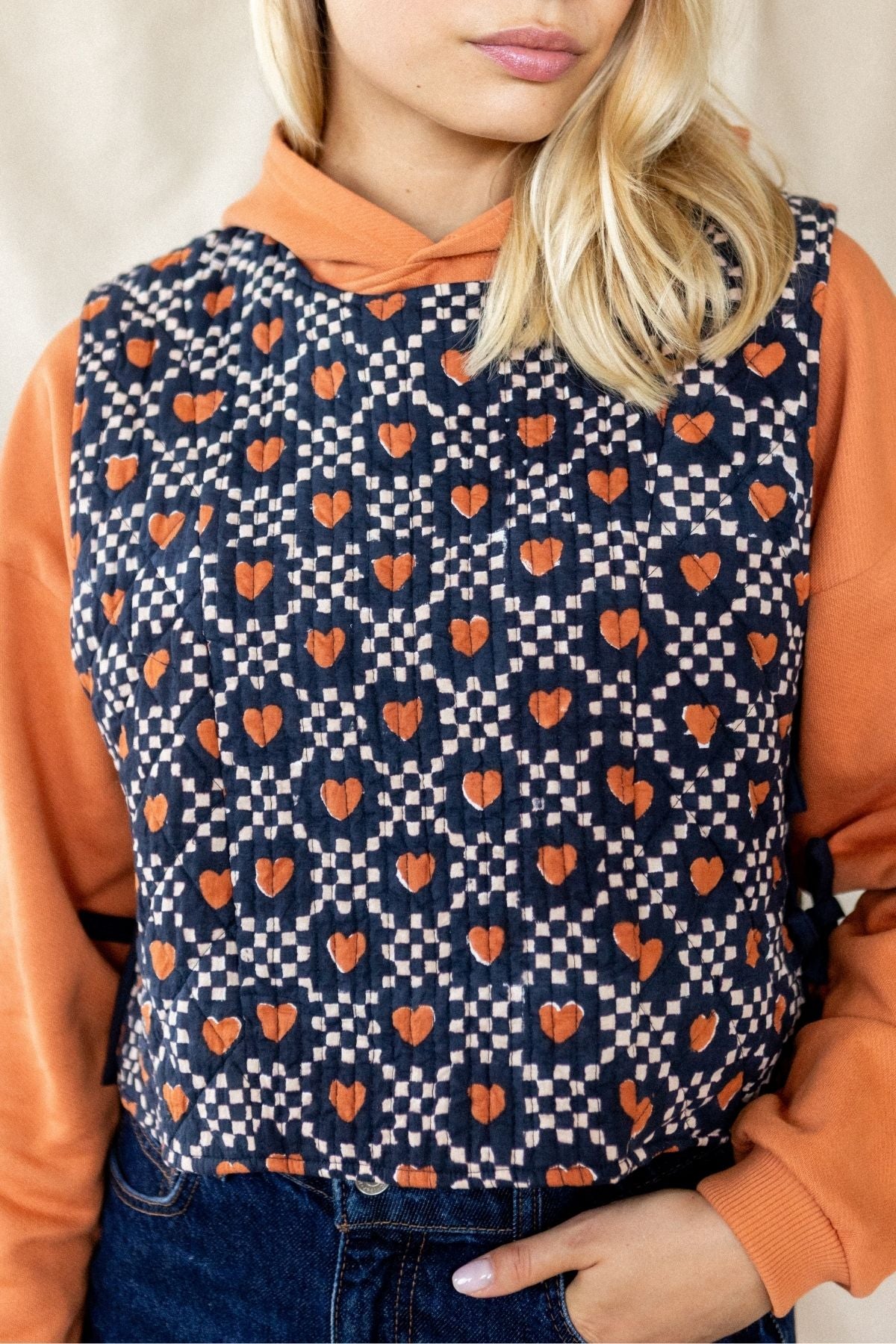 Sleeveless sweater Indrani